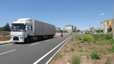 Kilis’te Feci Kaza Tırla Çarpışan Motosiklette 2 Ağır Yaralı
