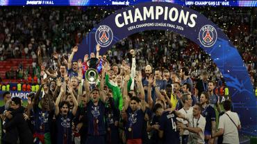 Tarih yazan PSG, Şampiyonlar Ligi kupasını bir kez daha kaldırdı!