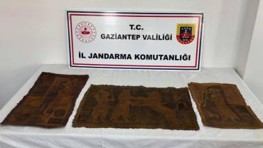 Altın İşlemeli İbranice Yazılı Tablolarla Yakalandılar