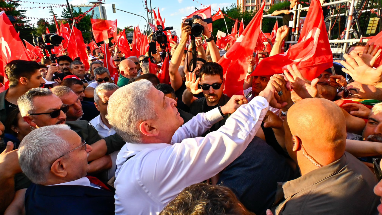 İYİ Parti’den Tarihi "Bayrak Açıyorum" Mitingi