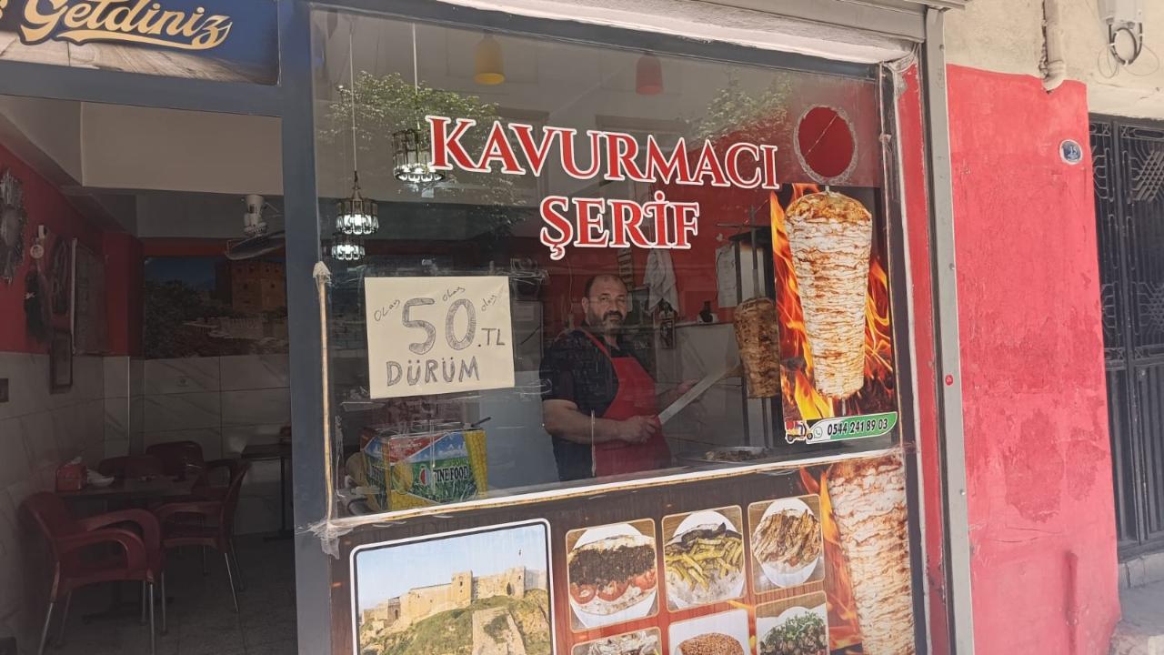 Kavurmacı Şerif Usta'dan 50 TL'ye Dürüm Rekoru!