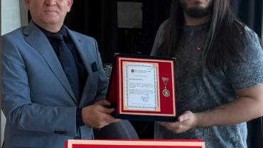 "Kendine Müzisyen" Kemal Can Parlak’a TSK’dan Gümüş Madalya!