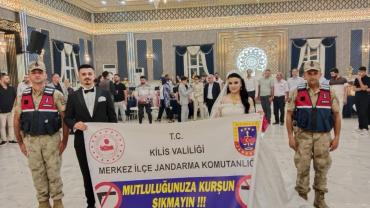 Kilis Jandarması’ndan “Mutluluğunuza Kurşun Sıkmayın” Uyarısı
