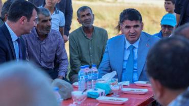 Vali Kalaylı Alahan Köyü Salhan Mezrası’nda Vatandaşlarla Buluştu