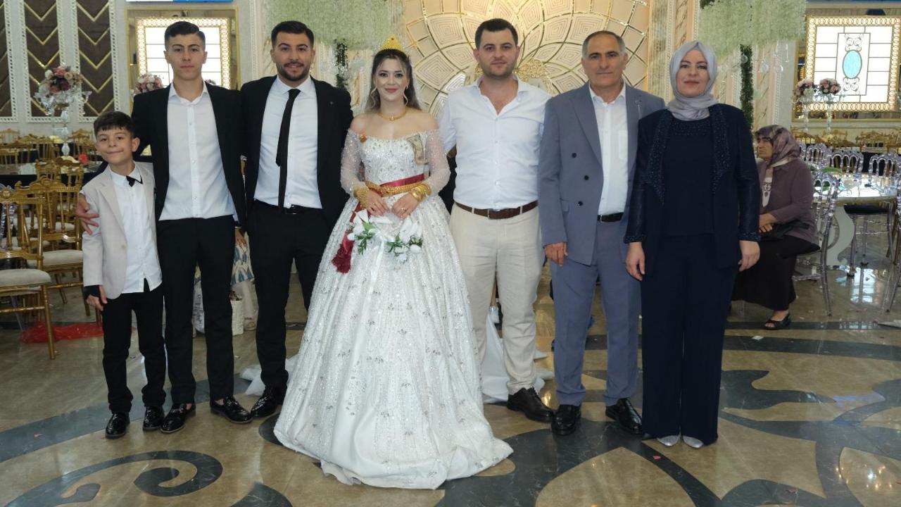 Geloğlu ve Uğurlu Ailelerinin Mutlu Günü!